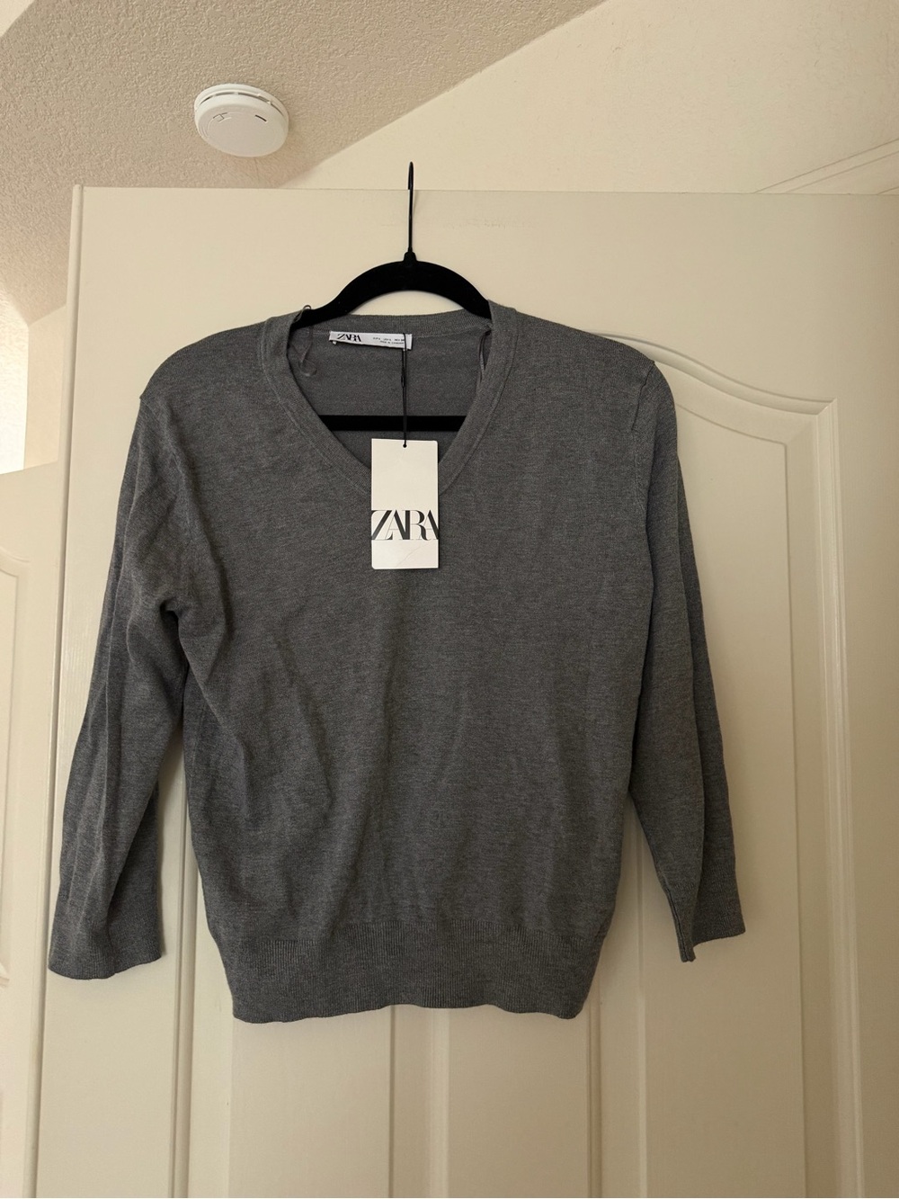 NWT ZARA Gray V-Neck Knit Sweater